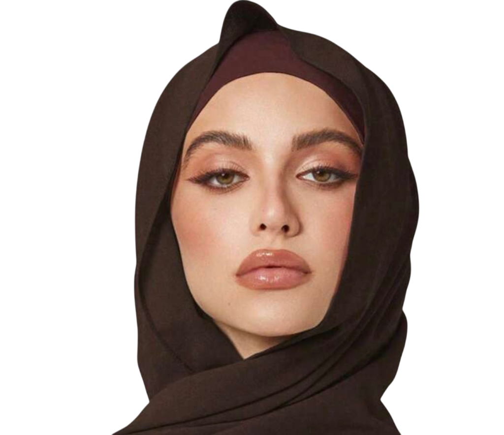 حجاب بني داكن ناعم بإطلالة محتشمة